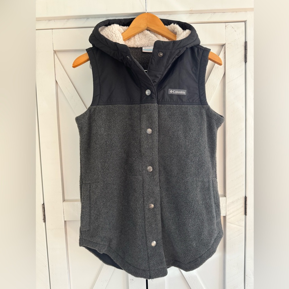 COLUMBIA Fleece Vest. Women’s small. EUC.